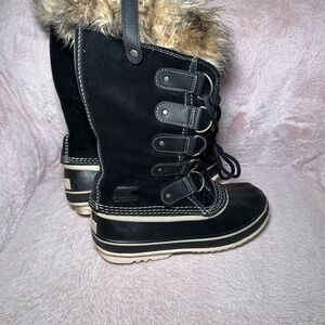 Sorel Black Winter Boots with Fur Trim